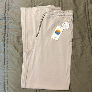 Vuori Halo Wide Leg Pant - Medium Tall